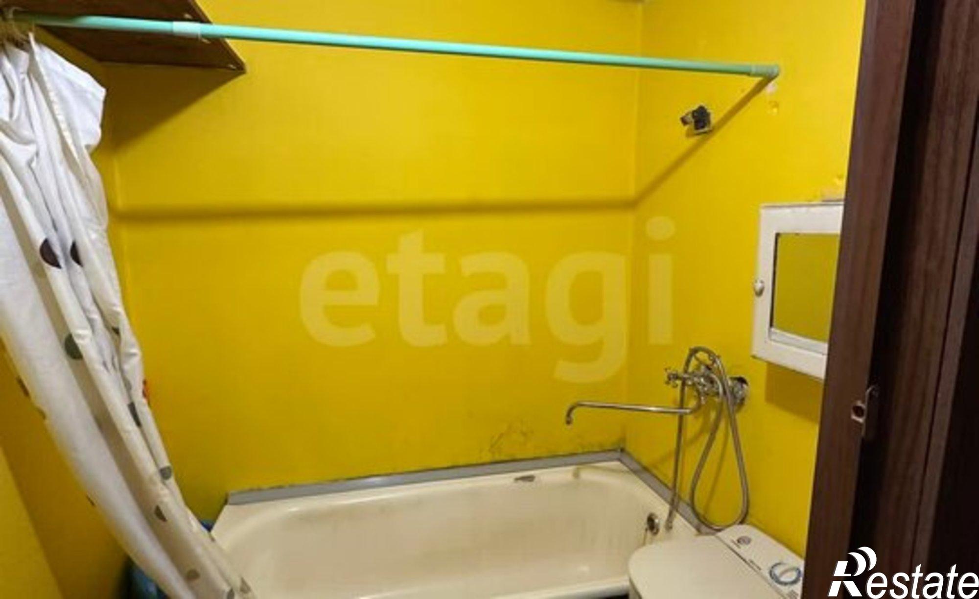 Купить квартиру за 2 000 000 рублей на кв-л Медик, 8